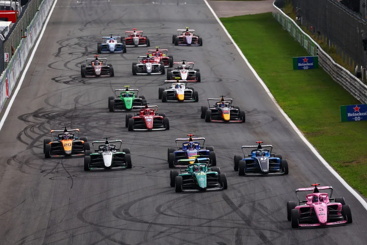 Aiva Anagnostiadis, F1 Academy driver, shares an injury update: “I am literally taking my first steps again.”